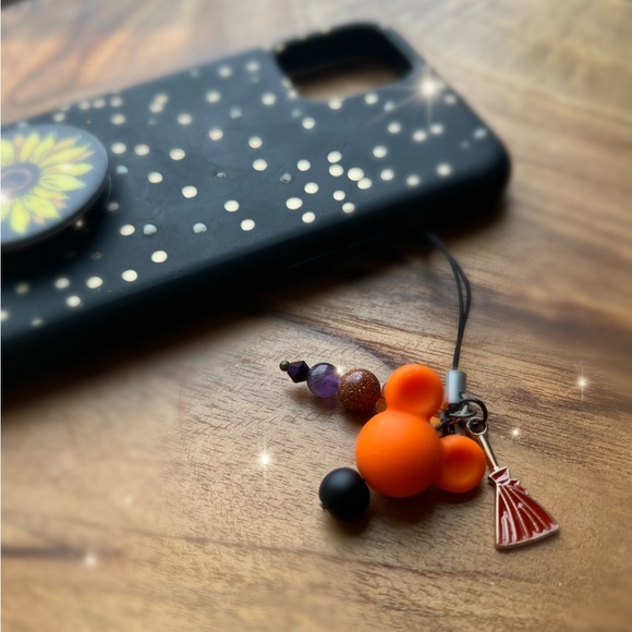 📱✨ magical Mickey disney inspired handmade phone charm or keychain - Picture 4 of 12
